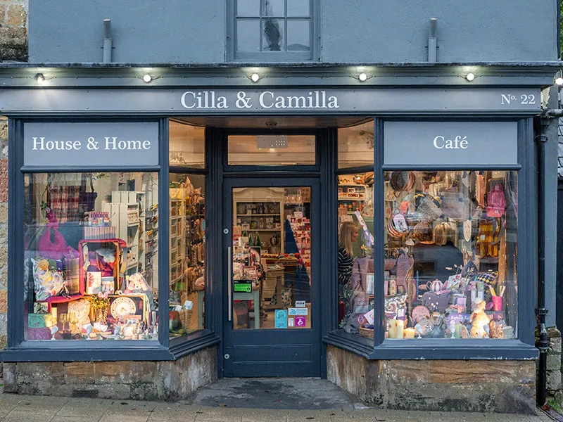 Cilla Camilla Beaminster